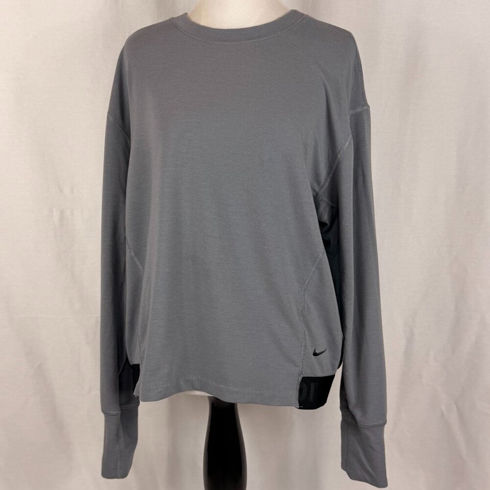 Nike Women's Dri Fit Top | Grey | Medium